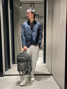 「ARMANI EXCHANGE（アルマーニエクスチェンジ）の【A|X アルマーニ エクスチェンジ】レースアップスニーカー（スニーカー、ホワイト系）」を使った、Yoshiさん（メンズ・181cm）の春コーディネート