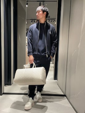 「ARMANI EXCHANGE（アルマーニエクスチェンジ）の【A|X アルマーニ エクスチェンジ】グログランテープディテール スウェットジョガーパンツ（スウェットパンツ、ブルー系）」を使った、Yoshiさん（メンズ・181cm）の春コーディネート