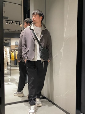 「アイテム（ジャケット/アウター、グレー系）」を使った、Yoshiさん（メンズ・181cm）の冬コーディネート