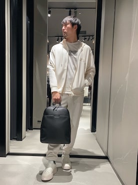 「ARMANI EXCHANGE（アルマーニエクスチェンジ）の【A|X アルマーニ エクスチェンジ】レースアップスニーカー（スニーカー、ホワイト系）」を使った、Yoshiさん（メンズ・181cm）の春コーディネート
