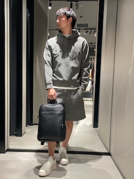 「ARMANI EXCHANGE（アルマーニエクスチェンジ）の【A|X アルマーニ エクスチェンジ】レースアップスニーカー（スニーカー、ホワイト系）」を使った、Yoshiさん（メンズ・181cm）の春コーディネート