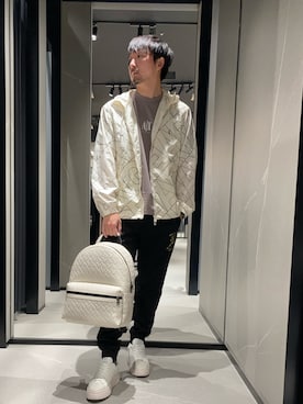 「ARMANI EXCHANGE（アルマーニエクスチェンジ）の【A|X アルマーニ エクスチェンジ】レースアップスニーカー（スニーカー、ホワイト系）」を使った、Yoshiさん（メンズ・181cm）の春コーディネート