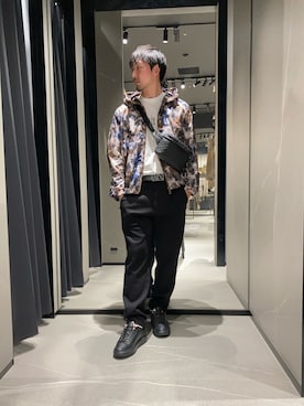 「ARMANI EXCHANGE（アルマーニエクスチェンジ）の【A|X アルマーニ エクスチェンジ】AXロゴ レースアップスニーカー（スニーカー、ブラック系）」を使った、Yoshiさん（メンズ・181cm）の春コーディネート