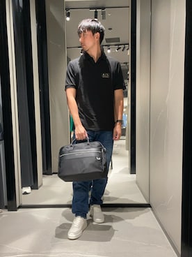 「ARMANI EXCHANGE（アルマーニエクスチェンジ）の【A|X アルマーニ エクスチェンジ】エンボスロゴ レースアップスニーカー（スニーカー、ホワイト系）」を使った、Yoshiさん（メンズ・181cm）の夏コーディネート