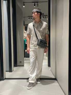 「ARMANI EXCHANGE（アルマーニエクスチェンジ）の【A|X アルマーニ エクスチェンジ】スエード レースアップスニーカー（スニーカー、ベージュ系）」を使った、Yoshiさん（メンズ・181cm）の夏コーディネート