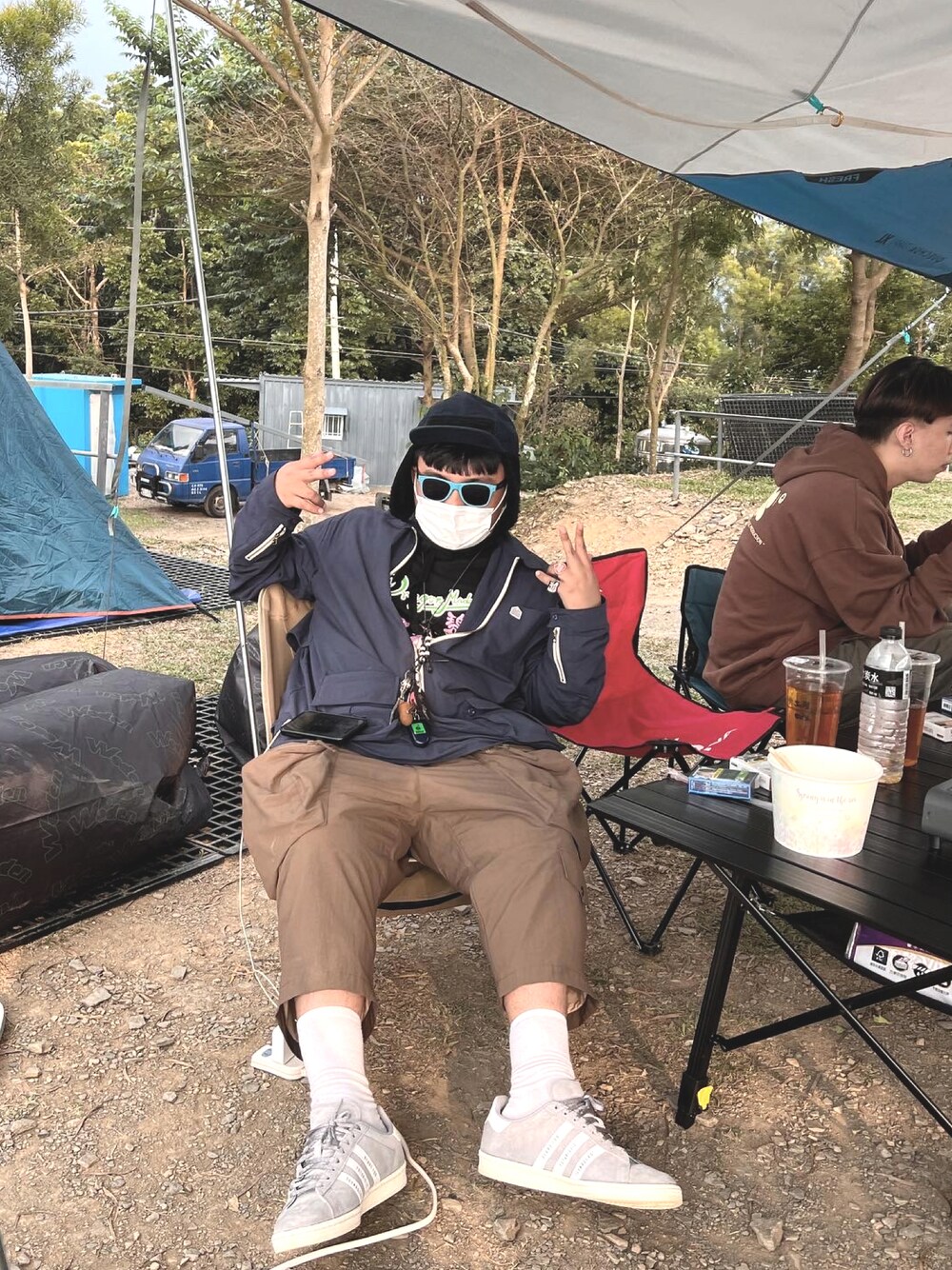 「HUMAN MADE、adidas、AES、goodtimes、dragonmade8、Dickies、REMIX」｜「HUMAN MADE X adidasのアイテム（スニーカー、グレー系）」を使った、yiiio8eoさん（メンズ・164cm）の春コーディネートの1枚目の写真