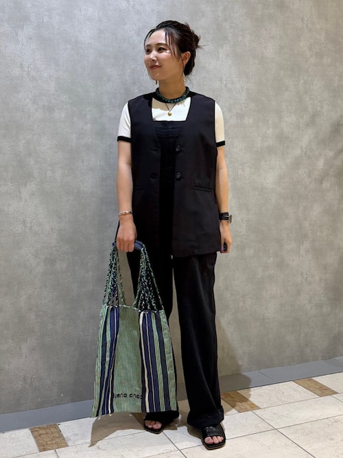 オールインワン・サロペット The Attico Buttons Dressed 深Vネック胸元のシャーリングオールインワン（サロペット