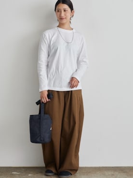 「United Athle（ユナイテッドアスレ）の5.6oz  ロングスリーブTシャツ 長袖無地ロンT 5010-01 秋 秋服 2026年秋冬（Tシャツ/カットソー、ホワイト系）」を使った、rooptokyo_irさん（レディース・160cm）の秋コーディネート