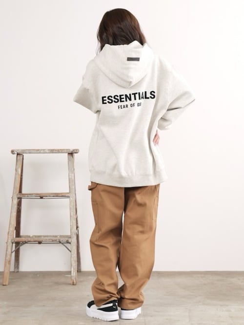 タイムSALE/新品同様FOGバックロゴパーカー! FOG ESSENTIALS パーカー ESSENTIALS⁄エッセンシャルズ BACK LOGO