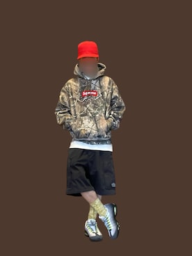 「Supreme （シュプリーム）のアイテム（トップス）」を使った、369(弥勒)さん（メンズ・162cm）の春コーディネート