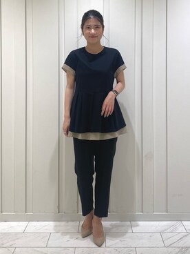 「INDIVI（インディヴィ）の【洗える/日本製/異素材ドッキング】ペプラムティアードカットソー（T Shirts、ブラック系）」を使った、YUMEさん（レディース・158cm）の春コーディネート