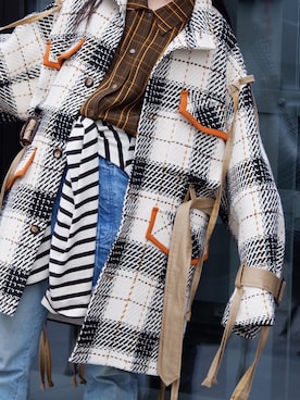 「アイテム（デニムスカート）」を使った、shoko kamataさん（レディース・164cm）の秋コーディネート