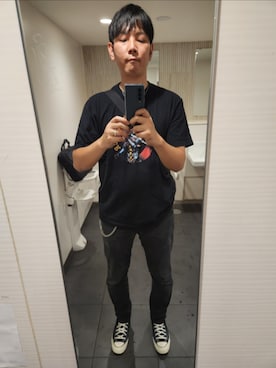 「墓場の画廊のアイテム（Tシャツ/カットソー）」を使った、shinn_akkunnさん（メンズ・180cm）の秋コーディネート