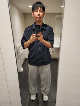 「GU（ジーユー）のアイテム（シャツ/ブラウス、ブルー系）」を使った、shinn_akkunnさん（メンズ・180cm）の夏コーディネート