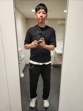 「UNIQLO（ユニクロ）のアイテム（Tシャツ/カットソー、ブラック系）」を使った、shinn_akkunnさん（メンズ・180cm）の春コーディネート