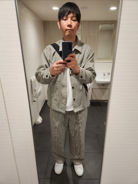 「GU（ジーユー）のアイテム（シャツ/ブラウス、ベージュ系）」を使った、shinn_akkunnさん（メンズ・180cm）の春コーディネート