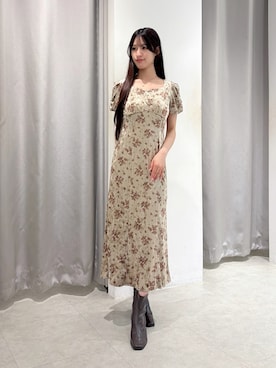 「MERCURYDUO（マーキュリーデュオ）のベロアプリントナローワンピース（ワンピース、ベージュ系）」を使った、ayamoさん（レディース・165cm）の秋コーディネート