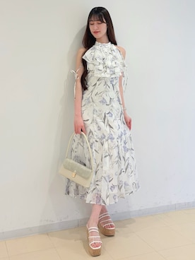 「MERCURYDUO（マーキュリーデュオ）の花柄アメスリラッフルワンピース（ワンピース、ホワイト系）」を使った、ayamoさん（レディース・165cm）の春コーディネート