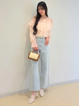 「MERCURYDUO（マーキュリーデュオ）のオフショルラッフルブラウス（シャツ/ブラウス、ピンク系）」を使った、ayamoさん（レディース・165cm）の春コーディネート