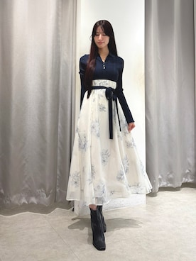 「MERCURYDUO（マーキュリーデュオ）の花柄スキッパーニットドッキングワンピース（ワンピース、ブルー系）」を使った、ayamoさん（レディース・165cm）の秋コーディネート