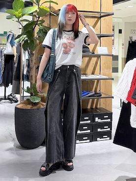 「PBLIM（ページボーイリム）の《UNISEX/３WAYで使える》７ポケットショルダーバッグ（ショルダーバッグ、ブルー系）」を使った、あちさん（レディース・168cm）の夏コーディネート