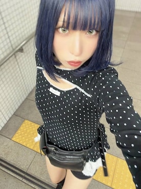 「PBLIM（ページボーイリム）の《UNISEX》ベルトバッグ（ボディバッグ/ウエストポーチ、ブラック系）」を使った、あちさん（レディース・168cm）の秋コーディネート