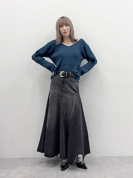 「PAGEBOY（ページボーイ）のハトメベルトミュール（サンダル、ブラック系）」を使った、あちさん（レディース・168cm）の秋コーディネート