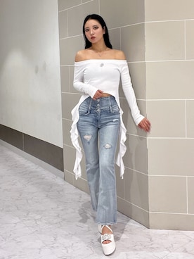 「GYDA（ジェイダ）のハイウエストBACKクロスダメージフレアデニムパンツ（デニムパンツ、ブルー系）」を使った、YUKIさん（レディース・164cm）の春コーディネート