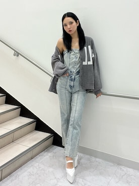 「GYDA（ジェイダ）のMELLOWYモールニットカーディガン（カーディガン/ボレロ、グレー系）」を使った、YUKIさん（レディース・164cm）の冬コーディネート