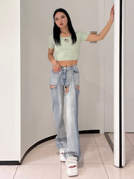 「GYDA（ジェイダ）のGG bijou MOLDラメニットトップス（ニット/セーター、グリーン系）」を使った、YUKIさん（レディース・164cm）の春コーディネート