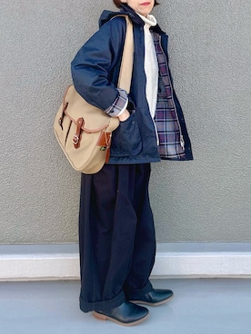 「アイテム（チノパンツ）」を使った、Leecoさん（レディース・164cm）の冬コーディネート