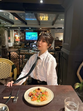 「YOLO（ヨーロ）のアイテム（シャツ/ブラウス、ホワイト系）」を使った、kanaeさん（レディース・153cm）の春コーディネート