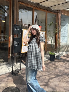 「YOLO（ヨーロ）のアイテム（シャツ/ブラウス、グリーン系）」を使った、kanaeさん（レディース・153cm）の春コーディネート