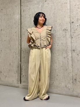 「KBF（ケイビーエフ）の2WAYバイカラーフリルブラウス（シャツ/ブラウス、ベージュ系）」を使った、タカタニさん（レディース・149cm）の夏コーディネート