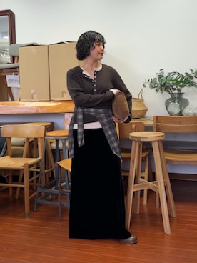 「KBF（ケイビーエフ）のレイヤードライクヘンリーニット（ニット/セーター、ブラウン系）」を使った、タカタニさん（レディース・149cm）の夏コーディネート