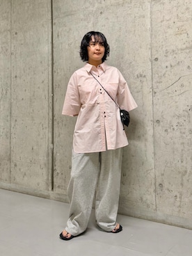 「KBF（ケイビーエフ）のミニマルオーバーシャツ（シャツ/ブラウス、ピンク系）」を使った、タカタニさん（レディース・149cm）の夏コーディネート