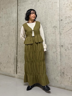 「KBF（ケイビーエフ）のマジョリカプリーツベストSETスカート（セットアップ、グリーン系）」を使った、タカタニさん（レディース・149cm）の春コーディネート