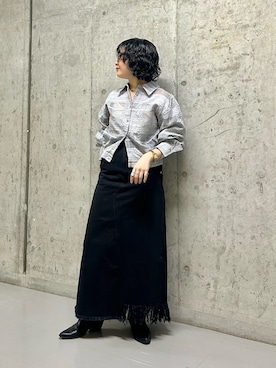 「KBF（ケイビーエフ）のアシメフリンジデニムスカート（デニムスカート、ブラック系）」を使った、タカタニさん（レディース・149cm）の春コーディネート