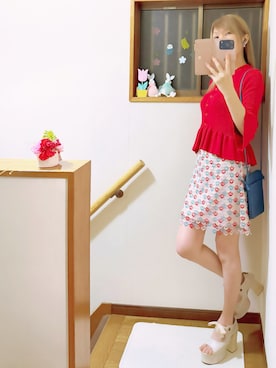 「KAZZU SELECT（カッズセレクト）のレザースマホショルダー（ショルダーバッグ、ブルー系）」を使った、mami太郎さん（レディース・162cm）の夏コーディネート
