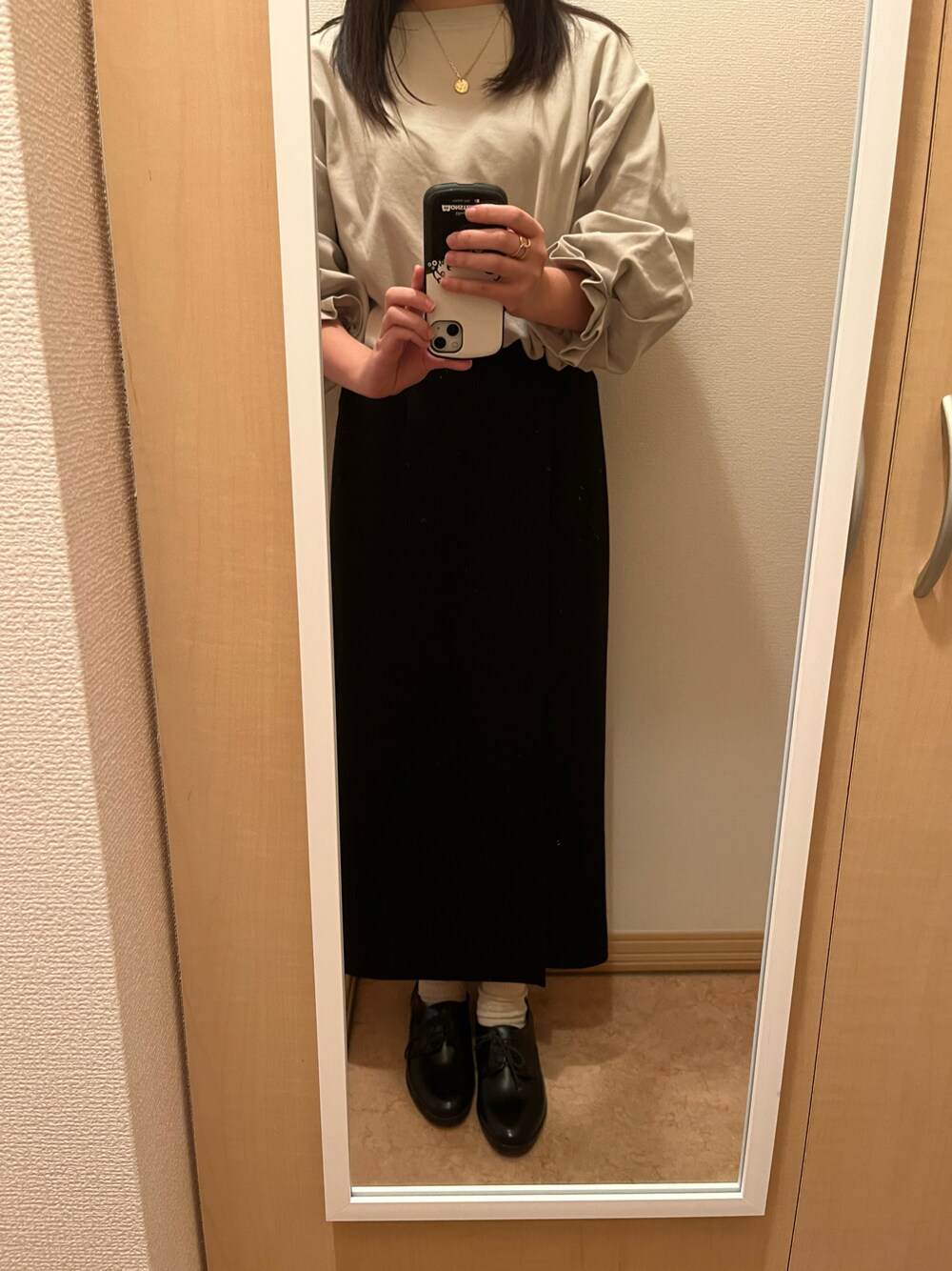 「秋服、秋コーデ、シンフルコーデ、きれいめカジュアル」｜「classicalelfの綿100％、さらり滑らか。ふんわり&くしゅが可愛い大人トップス（Tシャツ/カットソー、ベージュ系）」を使った、みぃまちゃん。さん（レディース・160cm）の秋コーディネートの1枚目の写真