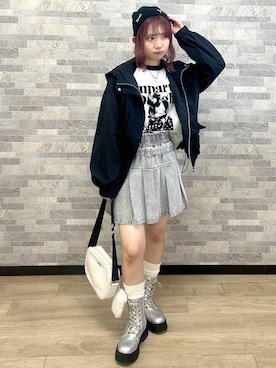 「アイテム（デニムスカート、グレー系）」を使った、Neneさん（レディース・152cm）の秋コーディネート