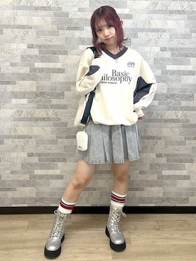 「アイテム（デニムスカート、グレー系）」を使った、Neneさん（レディース・152cm）の秋コーディネート