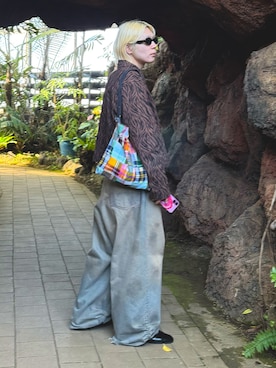 「refomed（リフォメッド）のアイテム（デニムパンツ、ベージュ系）」を使った、あいるたかおさん（メンズ・172cm）の春コーディネート