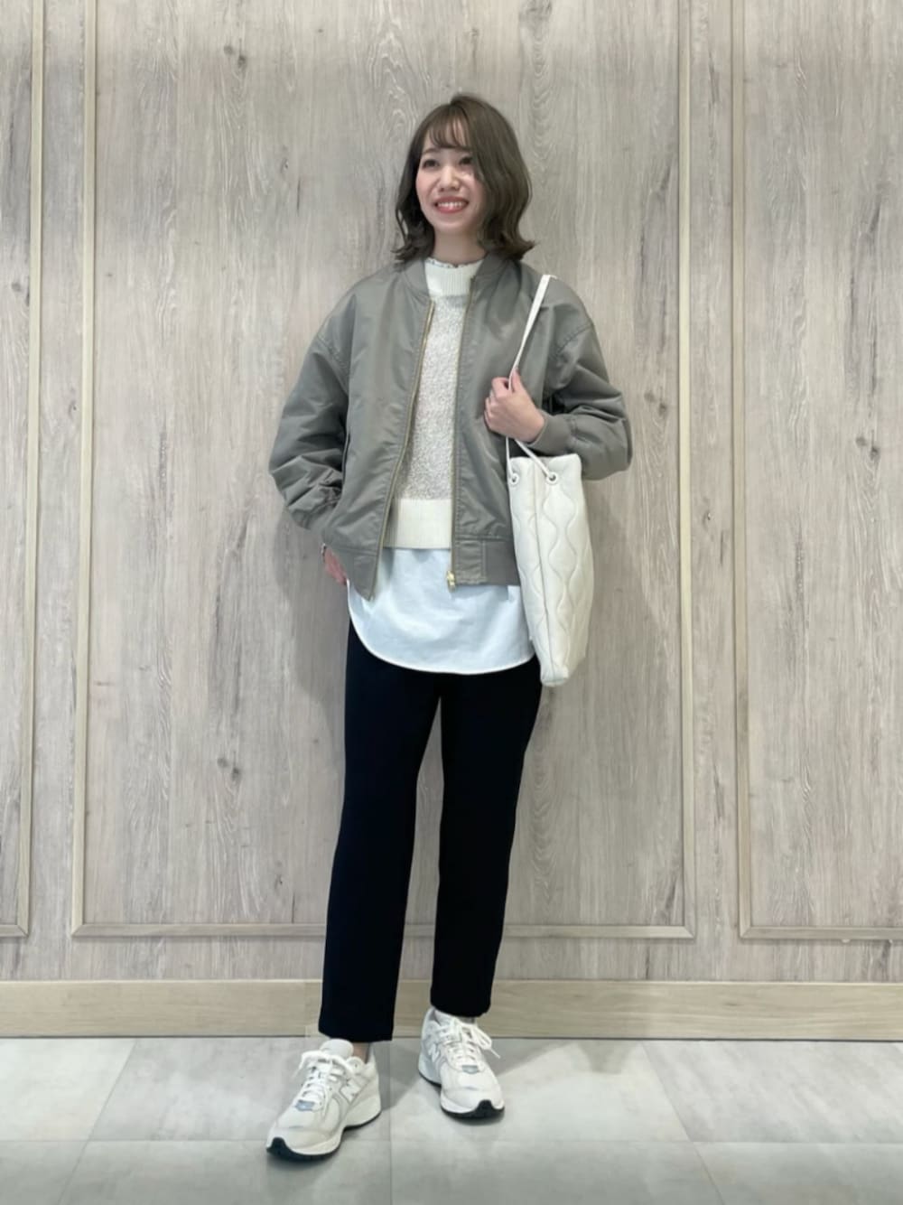 「□骨格ウェーブ、モード、トレンド」｜「green label relaxingの［ size SHORT / TALLあり ］ オルマイパンツ テーパード アムンゼン -マシンウォッシャブル・ストレッチ・防シワ-（その他パンツ、ブラック系）」を使った、西村（nishimura）さん（レディース・163cm）の秋コーディネートの1枚目の写真