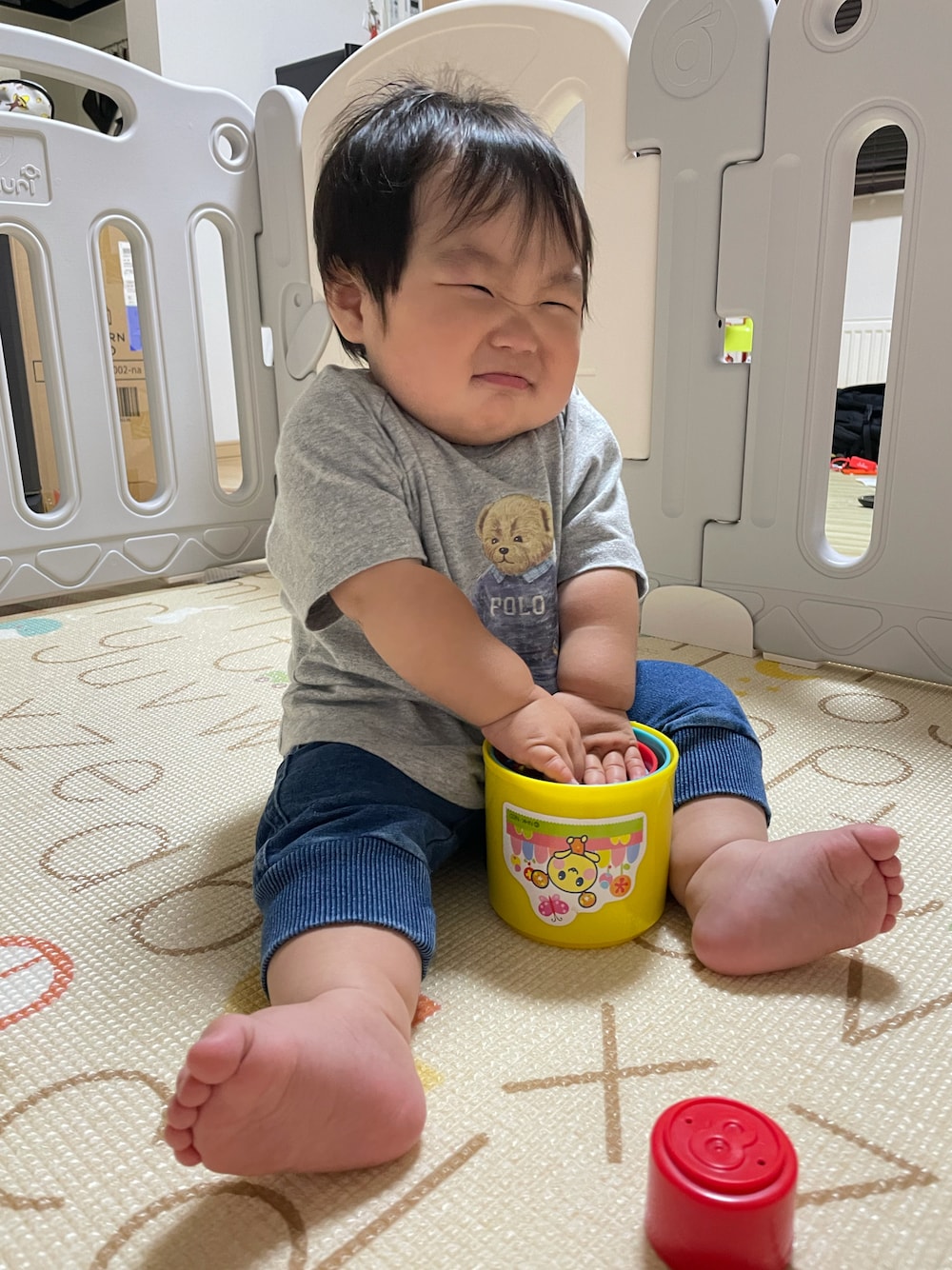「休日スタイル、キッズファッション、男の子、シンプルコーデ、おしゃれさんと繋がりたい、ラフ、1歳、おとこのこ、男の子コーデ、男の子ベビー」｜「POLOのアイテム（Tシャツ/カットソー、グレー系）」を使った、MANOAさん（キッズ・80cm）の秋コーディネートの1枚目の写真