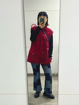 「アイテム（ベスト、レッド系）」を使った、たむらヘプバーンさん（レディース・168cm）の秋コーディネート