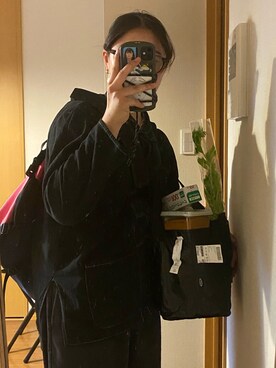 「アイテム（メッセンジャーバッグ、ブルー系）」を使った、otohaさん（レディース・164cm）の秋コーディネート