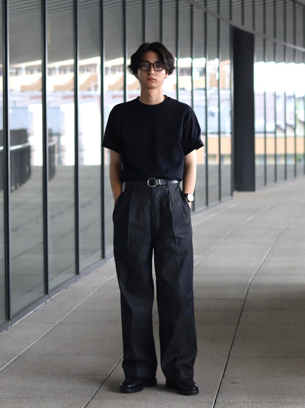 Schuray Black Denim Trousers デニム Rio Hiraga｜Schurayのデニムパンツを使ったコーディネート - WEAR