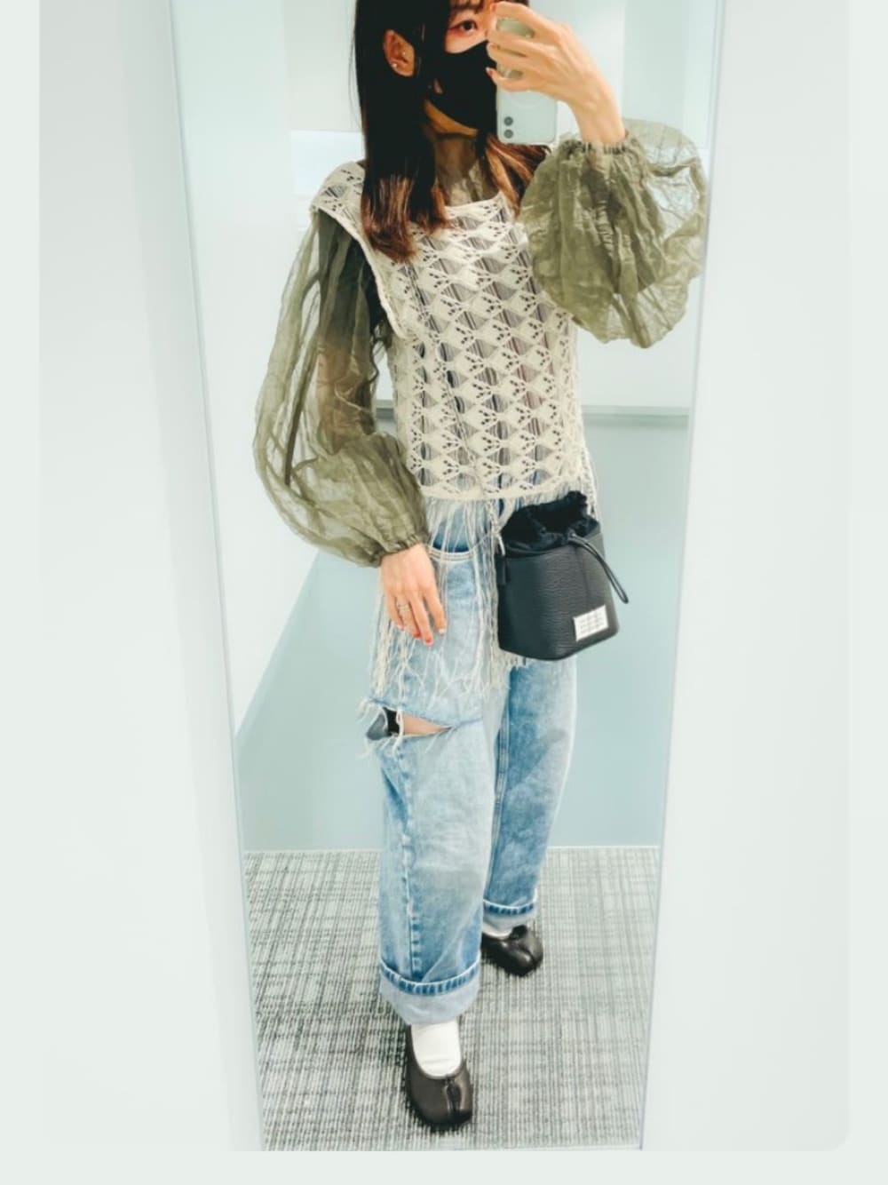 「Maison Margiela、Ray BEAMS、leinwande、春服コーデ、着回しコーデ、ニット、シンプルスタイル、オトナ女子、ラクチンコーデ、オトナカワイイ、大人ガーリー、韓国ファッション、ベスト、モード、ootd」｜「Ray BEAMSのアイテム（ベスト、ホワイト系）」を使った、ナナチさん（レディース・152cm）の冬コーディネートの1枚目の写真