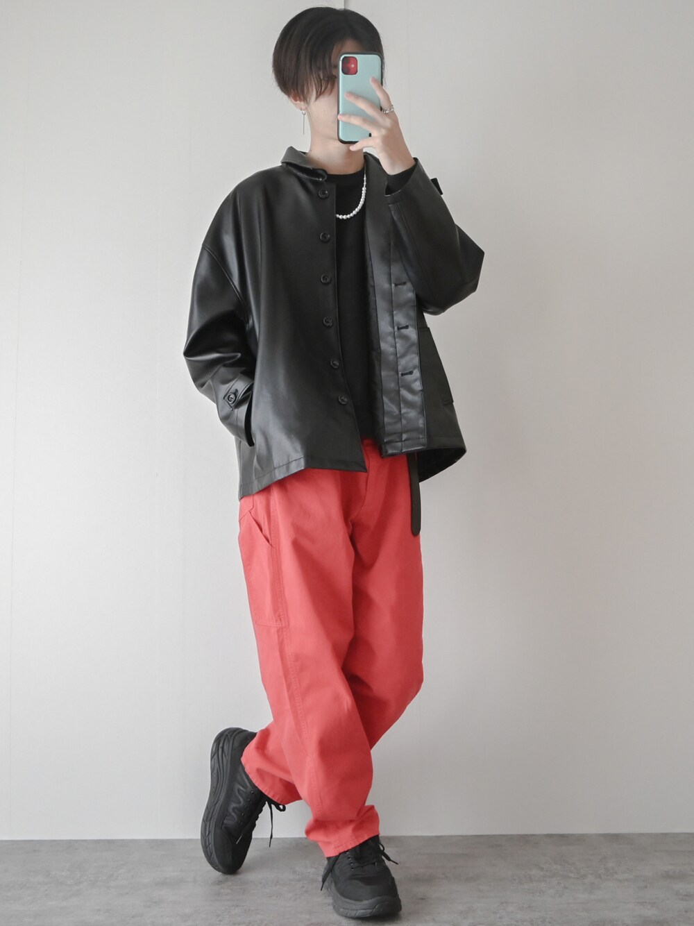 「CREARE -LINO-の【2021SPRING】PUレザー オーバーサイズ 比翼開きブルゾン（ブルゾン、ブラック系）」を使った、まささん（メンズ・178cm）の冬コーディネートの1枚目の写真
